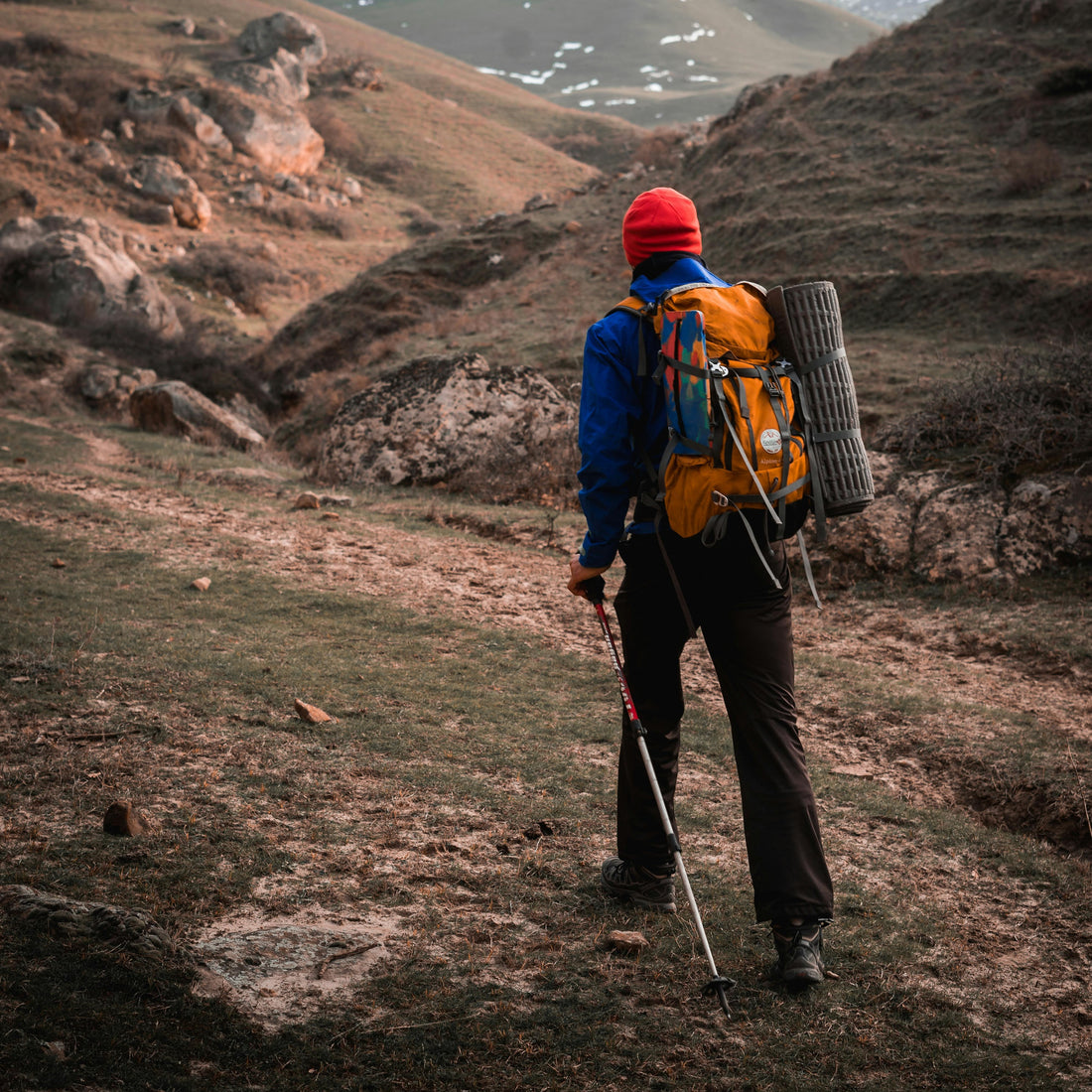 How to Pack Light for Hiking : Tips for a Lighter Backpack